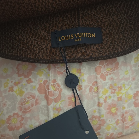 Authentic Louis Vuitton Brown M73469
My Monogram Eclipse Hat beanie - Picture 2 of 4